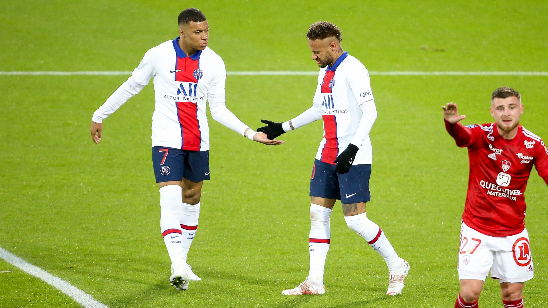 Mbappe and Neymar (©John Berry/Getty Images)